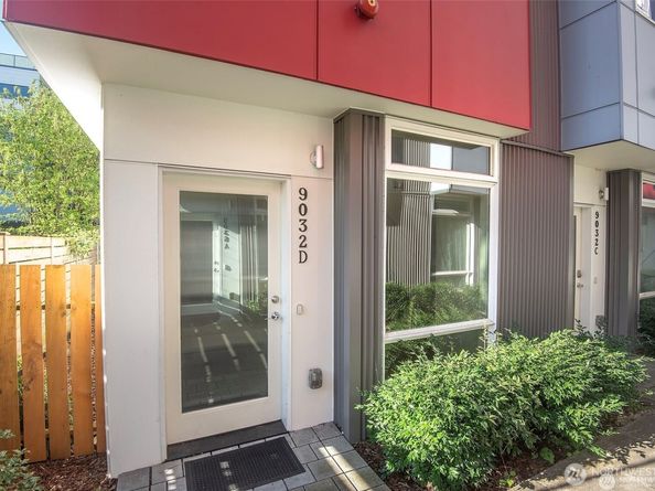 9032 14th Avenue NW D, Seattle WA 98117