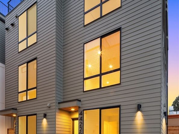 4418 1st Avenue NE A, Seattle WA 98105