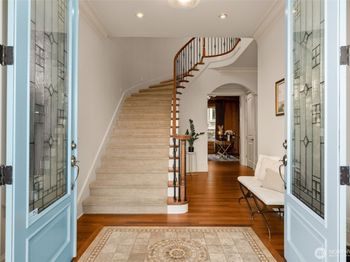 410 8th Avenue W