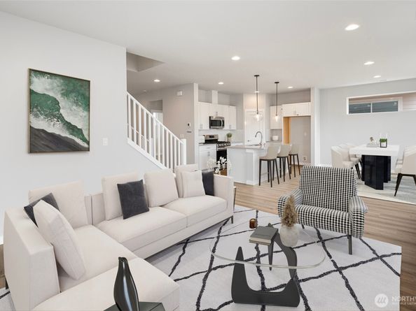 592 SW 97th St 2, Seattle WA 98106