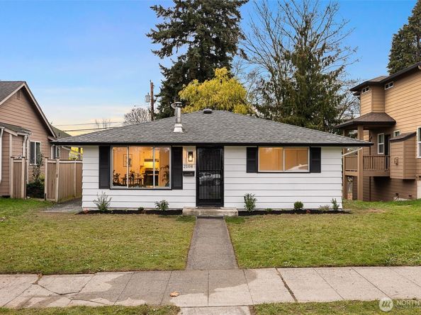 2108 Summit Avenue 3, Everett WA 98201