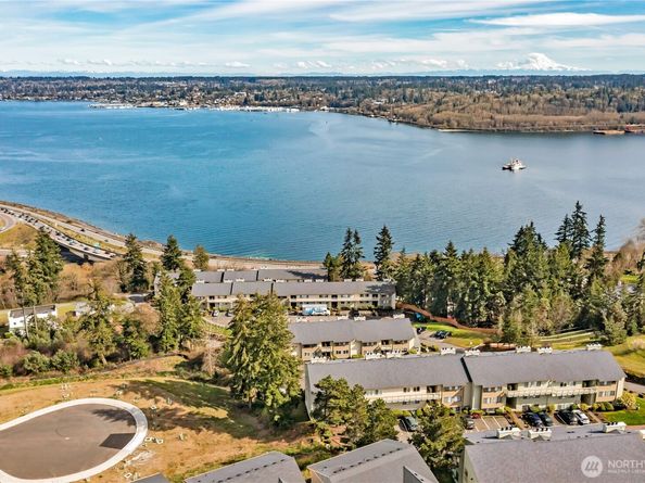 1725 W Sunn Fjord Lane J203, Bremerton WA 98312