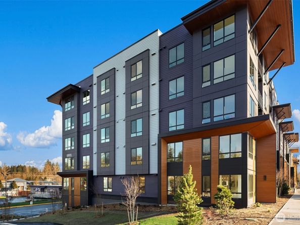 6901 NE 184th Lane 105, Kenmore WA 98028