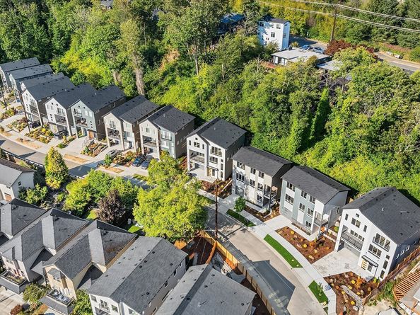 4572 22nd Avenue SW, Seattle WA 98106