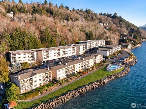 10203 47th Avenue SW C5, Seattle WA 98146