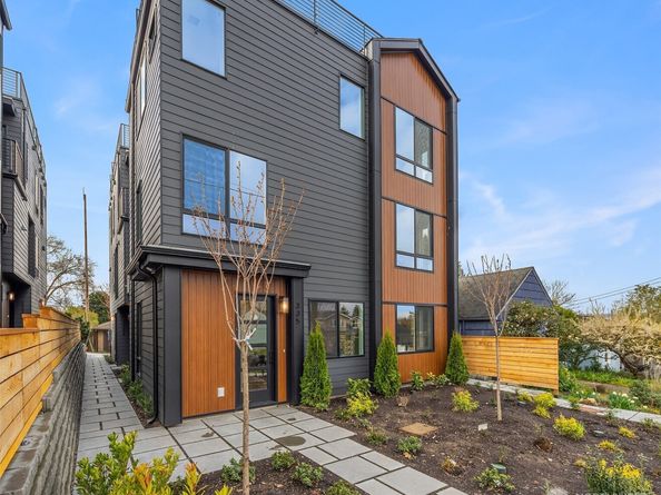 333 NW 47th Street B, Seattle WA 98107