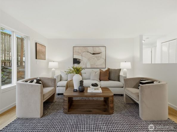 3661 Phinney Avenue N 107, Seattle WA 98103