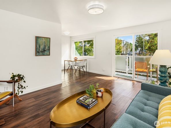 8701 35th Avenue NE 9, Seattle WA 98115