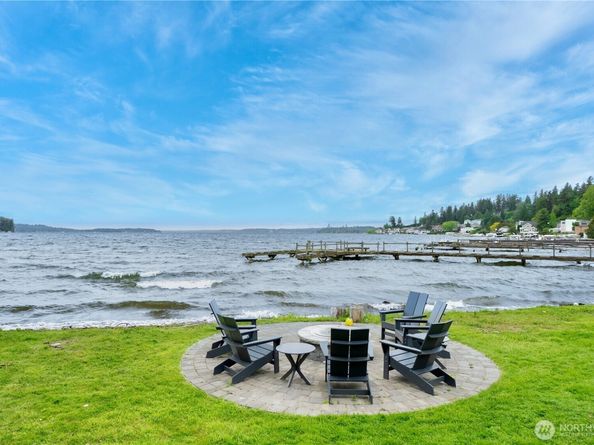 9201 NE Juanita Drive 205, Kirkland WA 98034