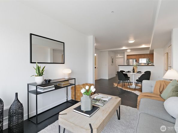 1909 10th Avenue W 203, Seattle WA 98119