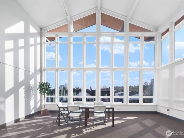 2501 Canterbury Lane E 221, Seattle WA 98112