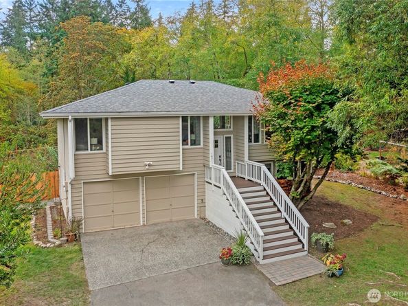 10211 NE Roberts Road, Bainbridge Island WA 98110