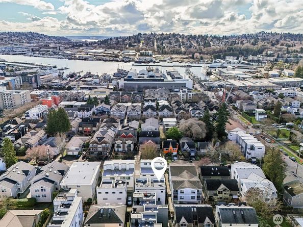 2634 NW 58th Street B, Seattle WA 98107