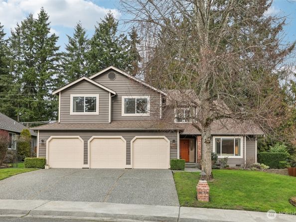 15732 111th Avenue NE, Bothell WA 98011