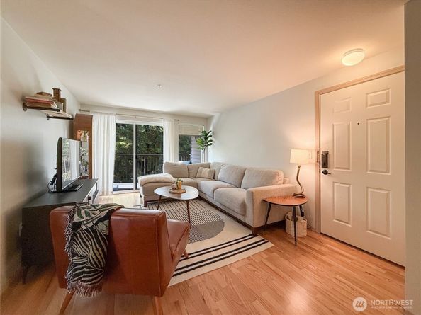 12050 15th Avenue NE 301, Seattle WA 98125