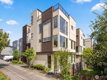 5017 Fauntleroy Way SW