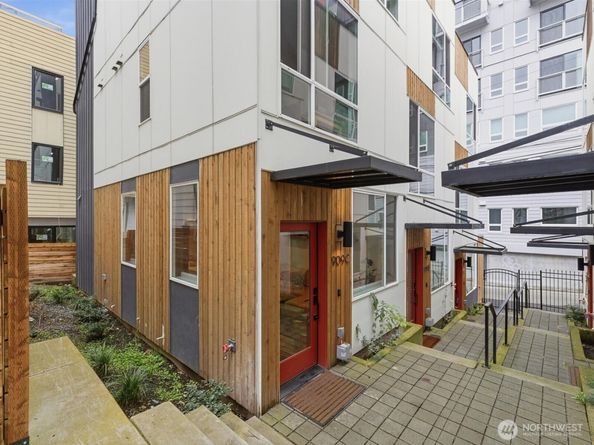 909 Hiawatha Place S C, Seattle WA 98144