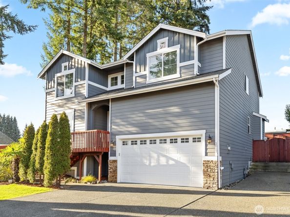 2017 NE 24th Place, Renton WA 98056