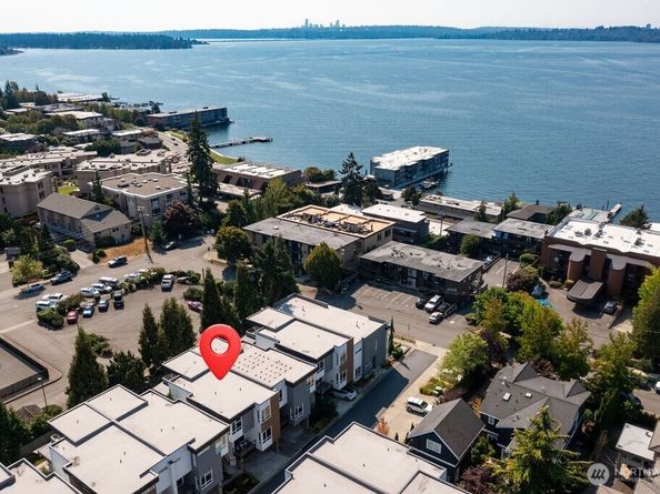 205 4th Court S 13, Kirkland WA 98033