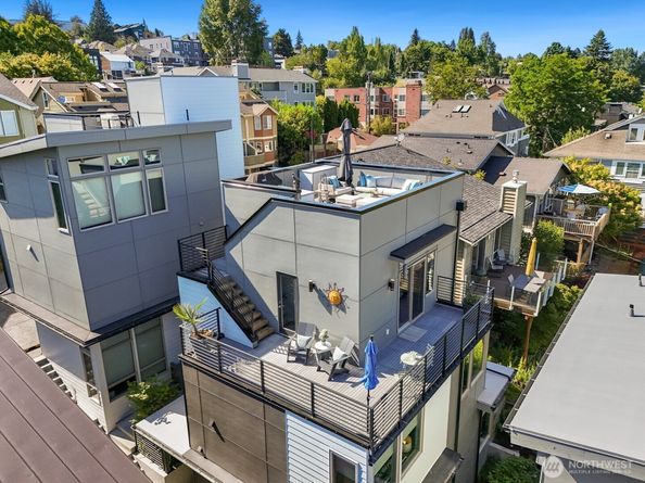 1823 26th Avenue B, Seattle WA 98122