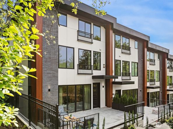 282 118th Avenue SE, Bellevue WA 98005