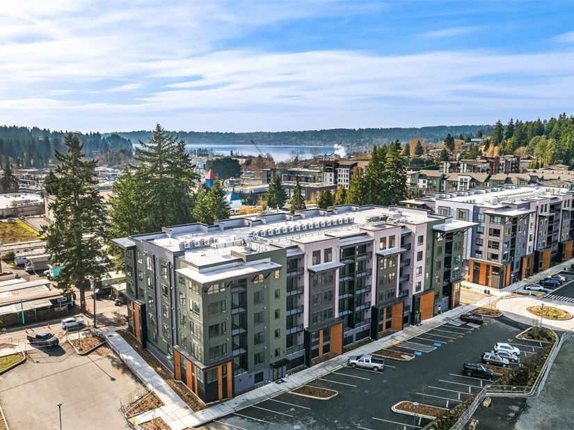 6949 NE 184th Lane 201, Kenmore WA 98028