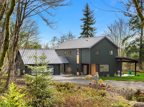 9661 NE Pine Street, Bainbridge Island WA 98110