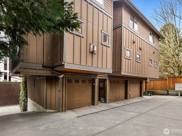 921 N 35th St B, Seattle WA 98103