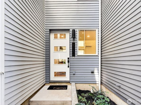 6320 41st Avenue SW B, Seattle WA 98136