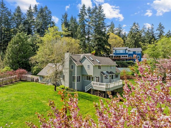 8484 NE County Park Road, Bainbridge Island WA 98110