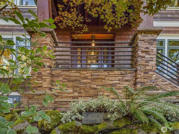 1423 37th Avenue, Seattle WA 98122