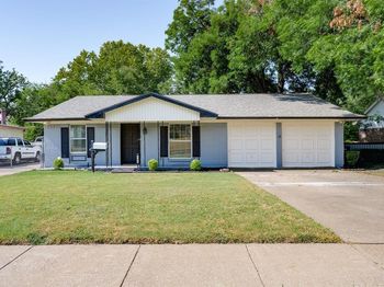 202 E Kenwood Drive 