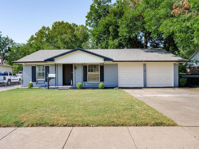 202 E Kenwood Drive , Garland Texas 75041