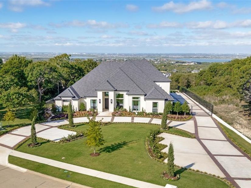 819  Bluff Ridge Drive , Cedar Hill Texas 75104