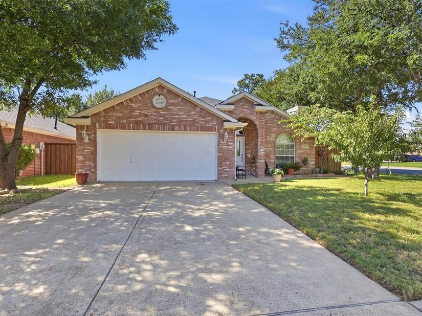 873  Hope Lane , Irving Texas 75061