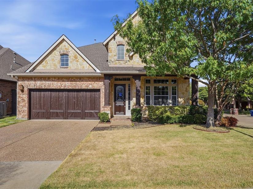 11327  Mounts Run Drive , Dallas Texas 75218