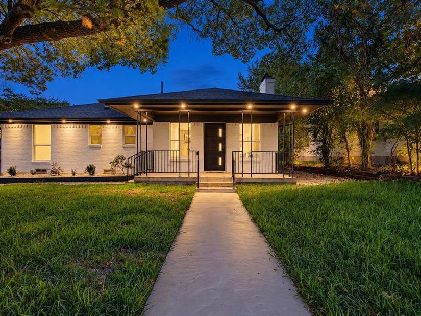 865  Peavy Road , Dallas Texas 75218
