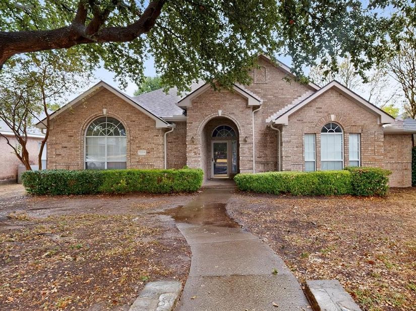 1239  Rivercrest Drive , Mesquite Texas 75181