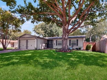 8632  Kingspoint Drive 