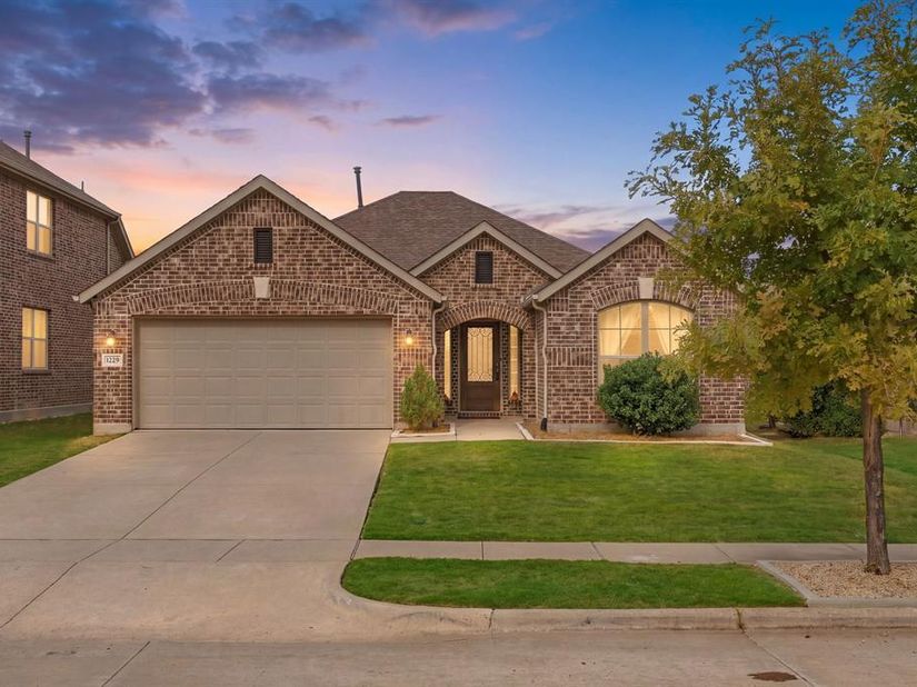 1729  Ridge Creek Lane , Aubrey Texas 76227