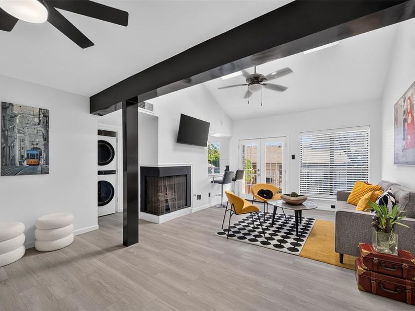 7522  Holly Hill Drive  8, Dallas Texas 75231