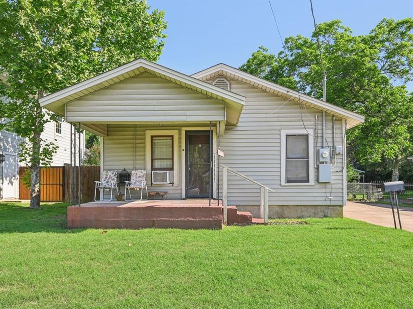 2509  Bird Street , Fort Worth Texas 76111