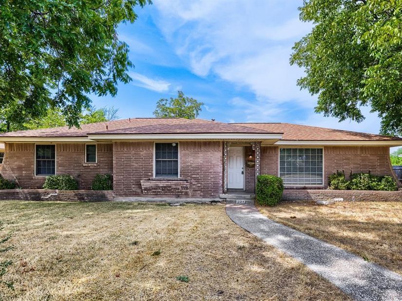 3337  Boulder Drive , Dallas Texas 75233
