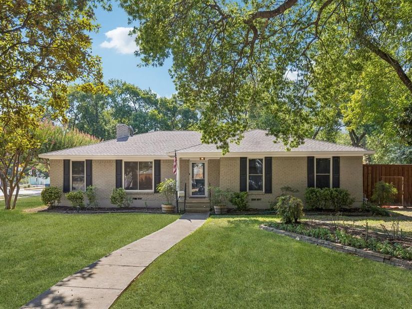 8380  San Cristobal Drive , Dallas Texas 75218