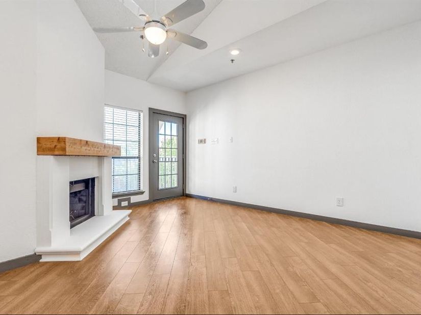 4800 W Lovers Lane  315, Dallas Texas 75209