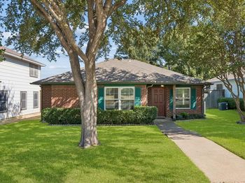 947 E Oakdale Road 