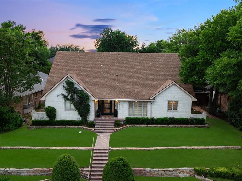8817  Arborside Drive , Dallas Texas 75243