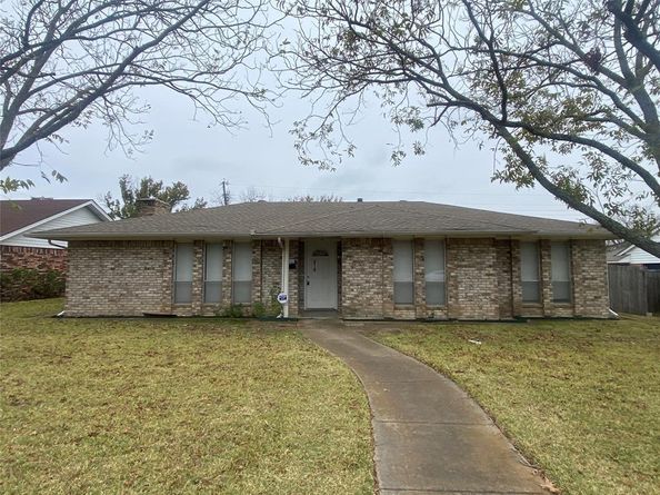 876  Dogwood Trail , Lancaster Texas 75146