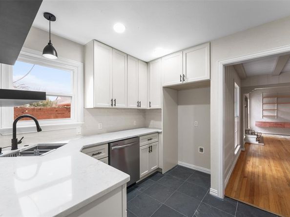 311 N Tennant Street , Dallas Texas 75208