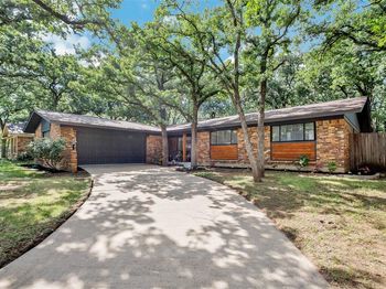 612  Circleview Drive S